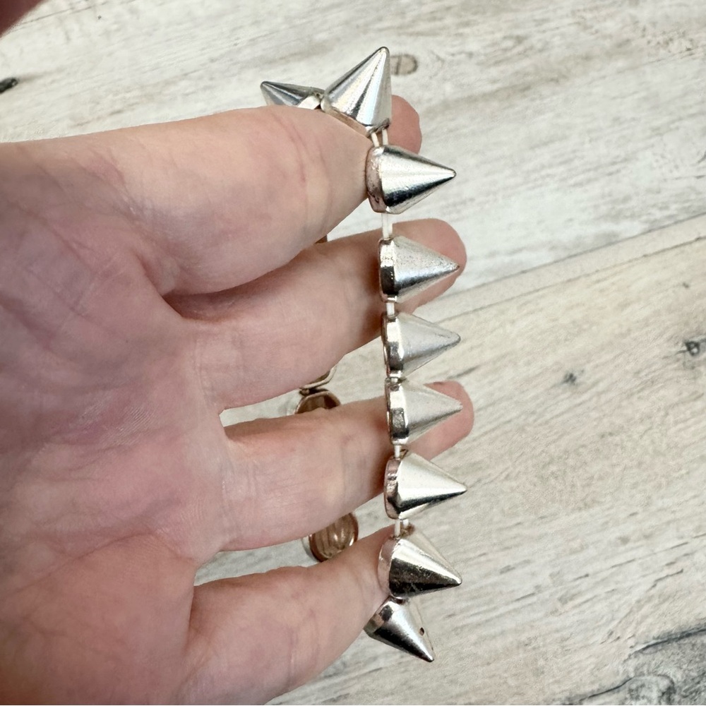 Silver Spike Stretch Bracelet - Picture 4 of 4